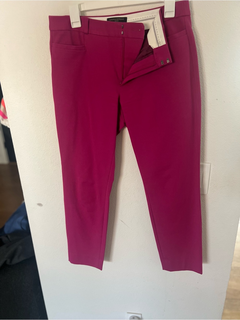 Banana Republic Fuchsia Cropped Dress Pants